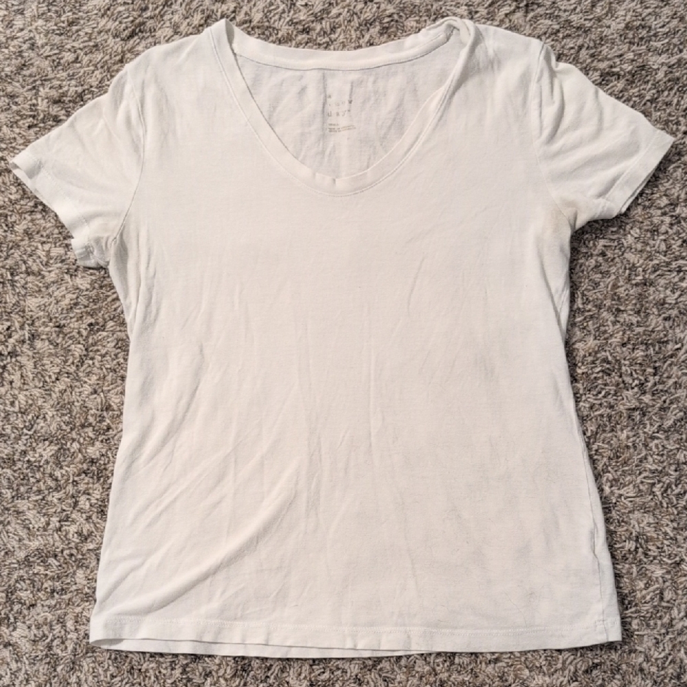 a new day Women's Cream V-Neck Short Sleeve Tee